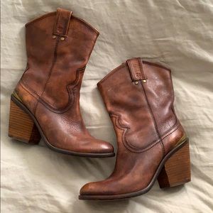 Almost new Lucky Brand cowboy boot